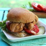 Vegan po boy with cauliflower and a spicy vegan mayonnaise.