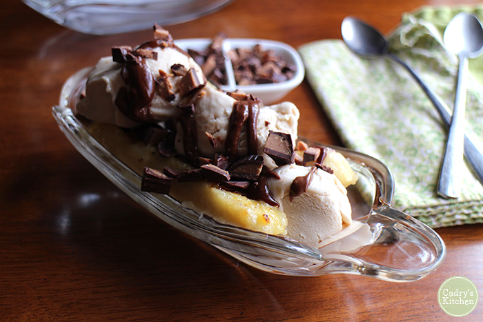  Grilled Banana Split with Chocolate Peanut Butter Sauce