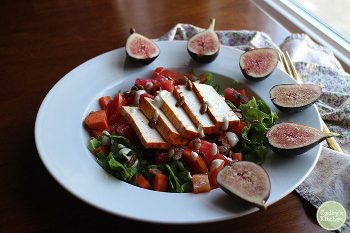 Salad with baked tofu and fresh figs.