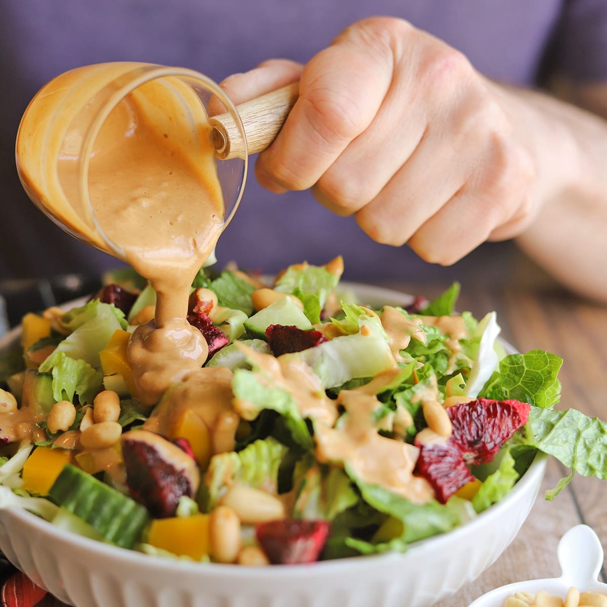 Tangy peanut dressing for salads Tangy peanut dressing for salads