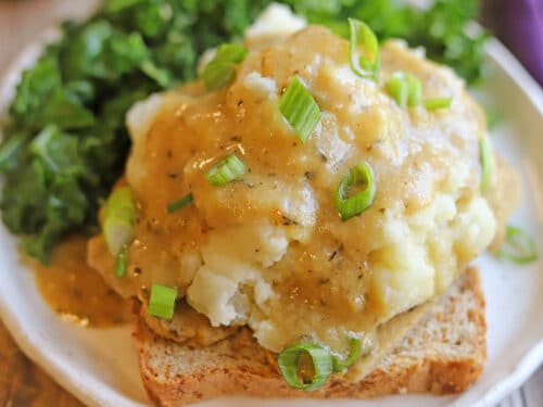 Hot open faced sandwich with seitan & gravy - Cadry's Kitchen