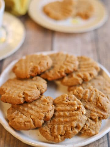 Platter of delicious vegan peanut butter cookies.
